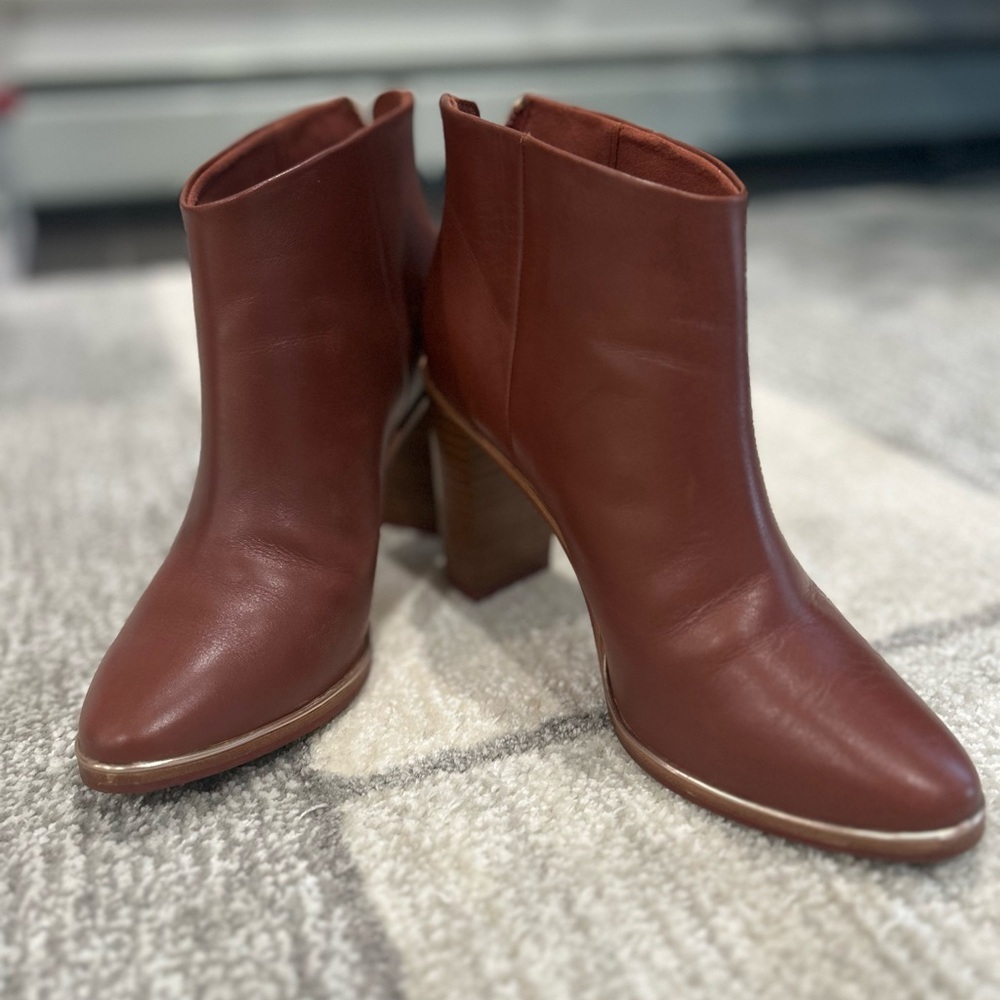 Ted Baker Chestnut Ankle Boots with Western Flair w/ Rose Gold
